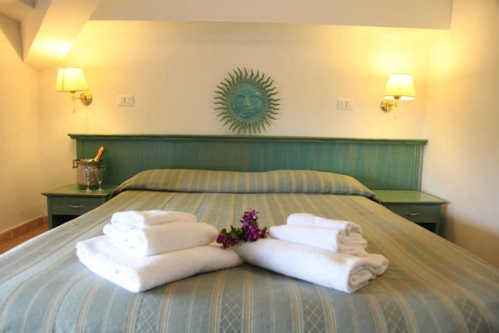 Hotel Mezzaluna Carloforte  Ngoại thất bức ảnh
