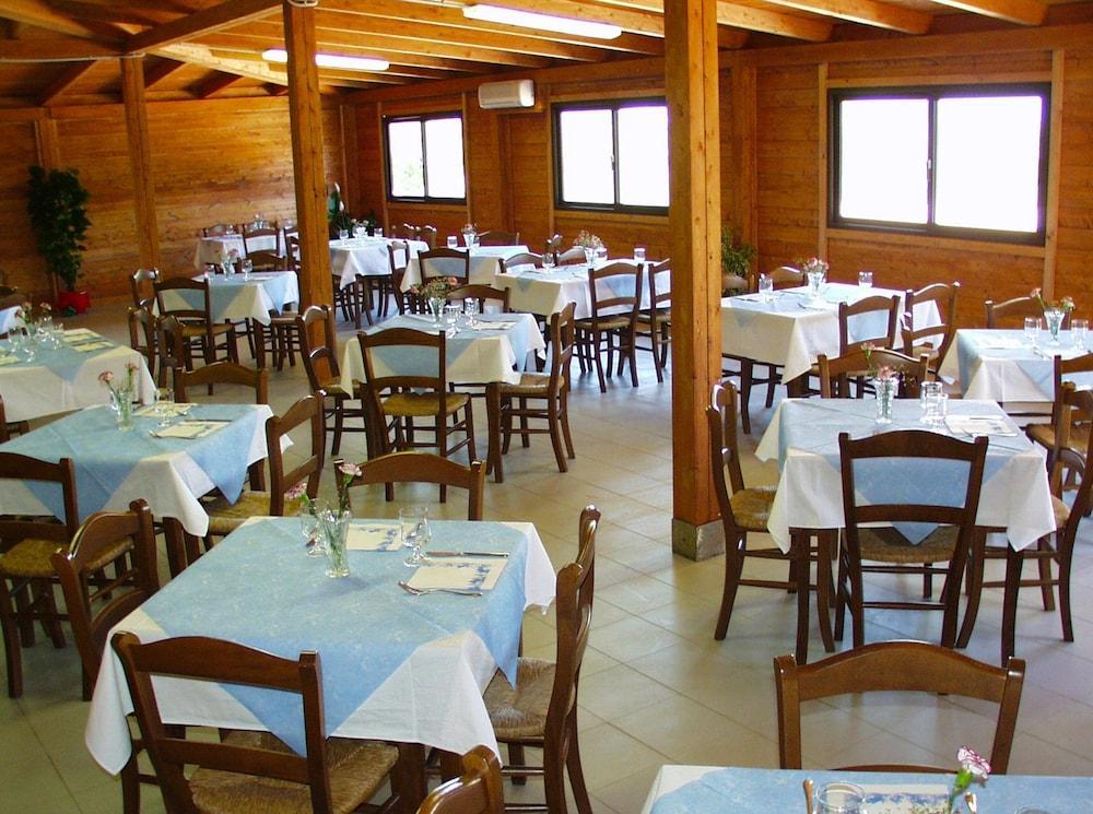 Hotel Mezzaluna Carloforte  Ngoại thất bức ảnh