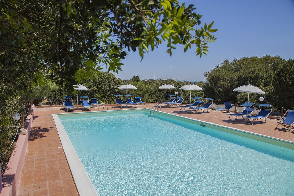 Hotel Mezzaluna Carloforte  Ngoại thất bức ảnh